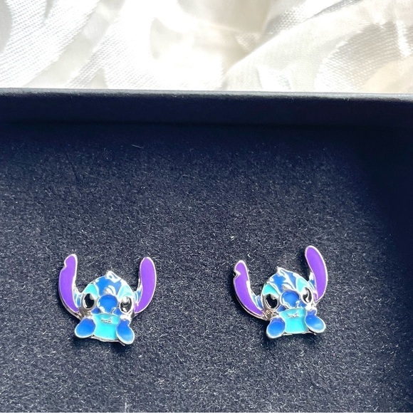 💙 NWOT Stitch Earrings – Official Disney Jewelry 🐾✨ - Picture 8 of 8
